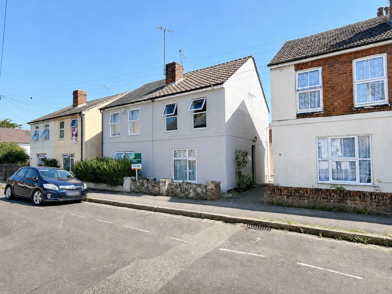 3 bed house for sale — Vine Street, Aldershot, Hampshire, GU11 3EU