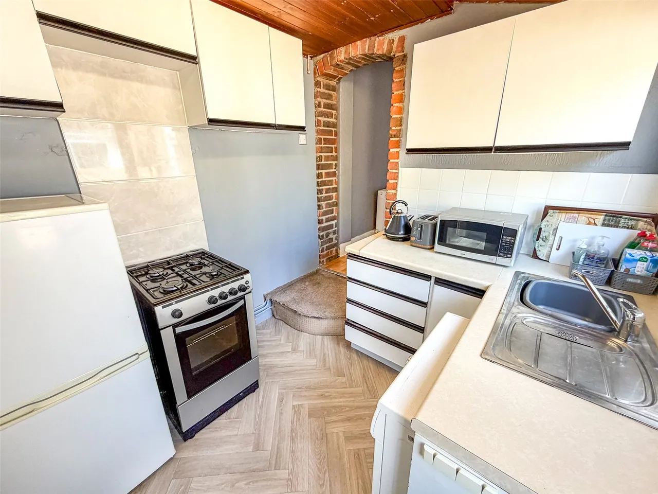 Vine Street, Aldershot, Hampshire, GU11 3EU, photo 5