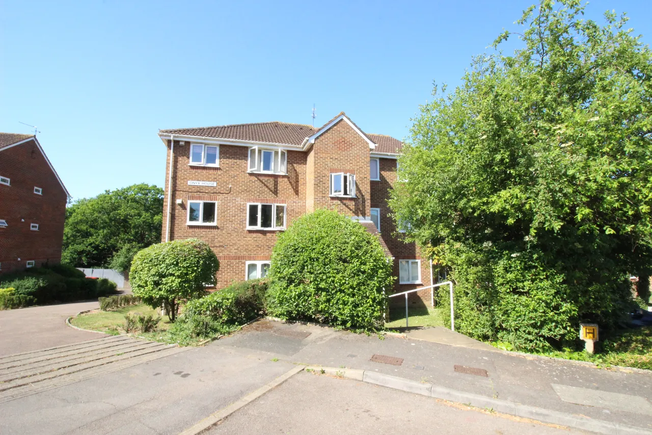 1 bed property for sale — Percy Gardens, WORCESTER PARK, Surrey, Worcester Park, KT47SB