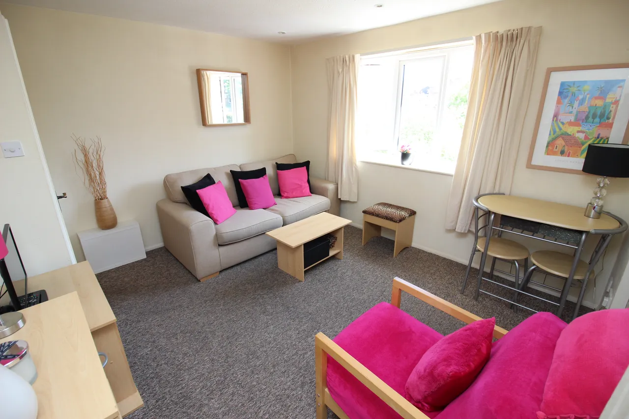 Percy Gardens, WORCESTER PARK, Surrey, Worcester Park, KT47SB, photo 2