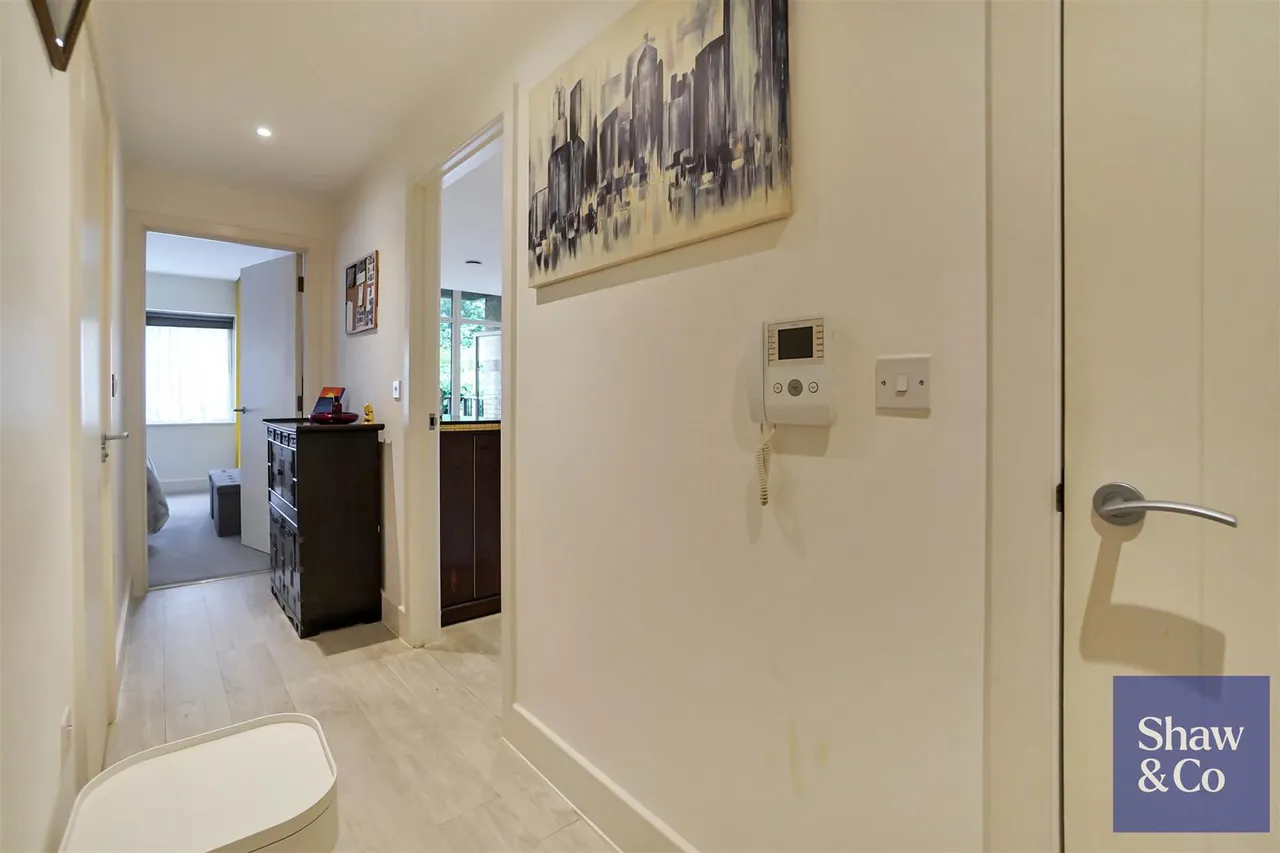 Frazer Nash Close, Isleworth, photo 11