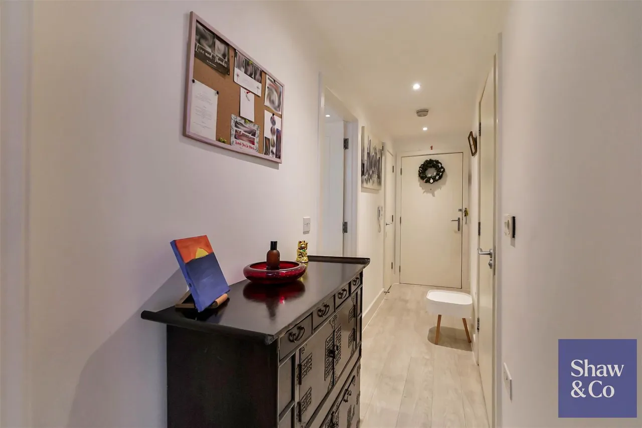 Frazer Nash Close, Isleworth, photo 10