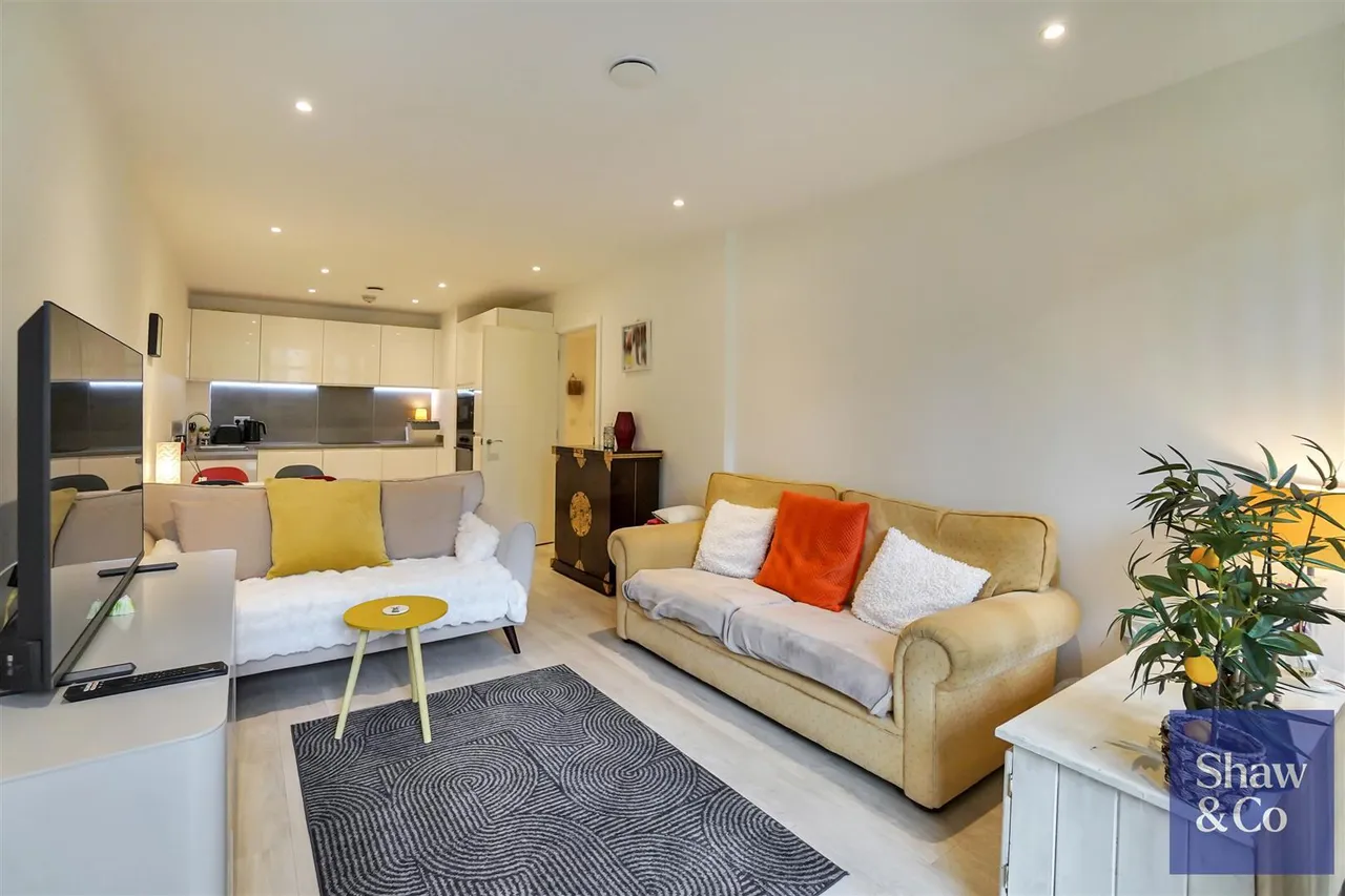 1 bed flat for sale, Frazer Nash Close, Isleworth