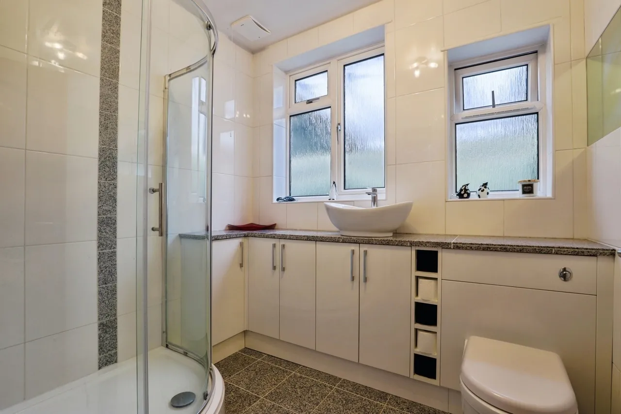 London Road, Sittingbourne, Kent, ME10, photo 25