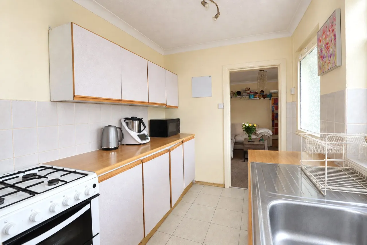 Portugal Road, Woking, GU21, photo 4