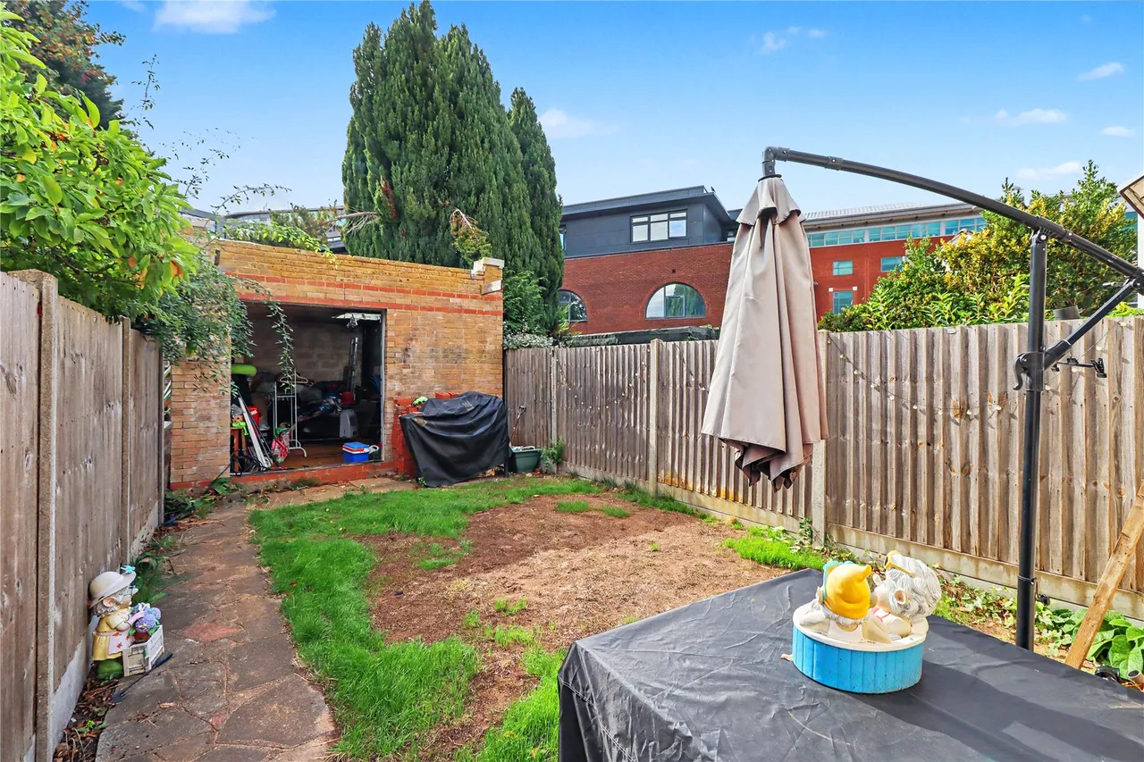 Portugal Road, Woking, GU21, photo 14