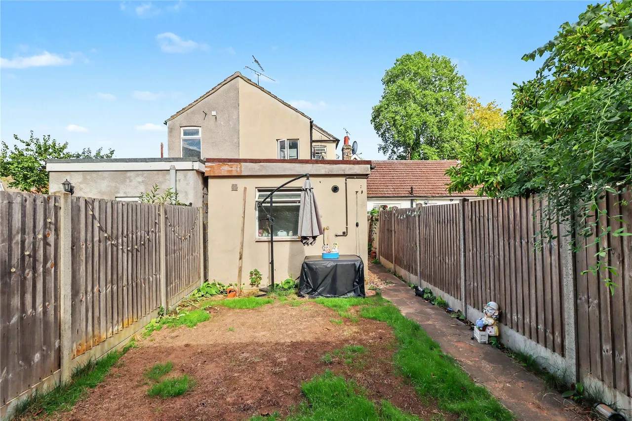 Portugal Road, Woking, GU21, photo 11