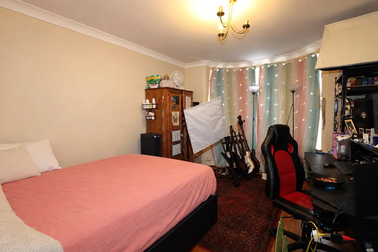 Portugal Road, Woking, GU21, photo 5