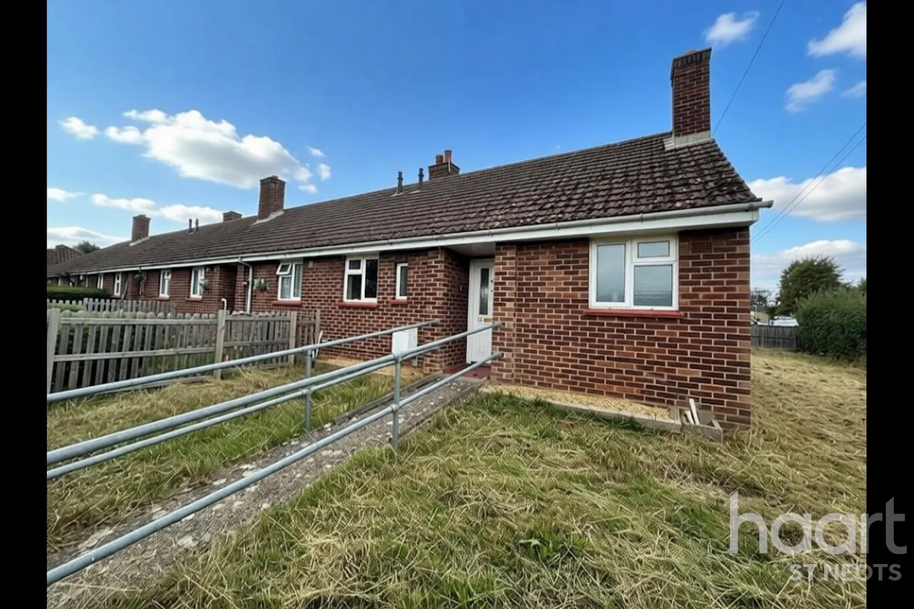 Queens Gardens, Eaton Socon, PE19, photo 9