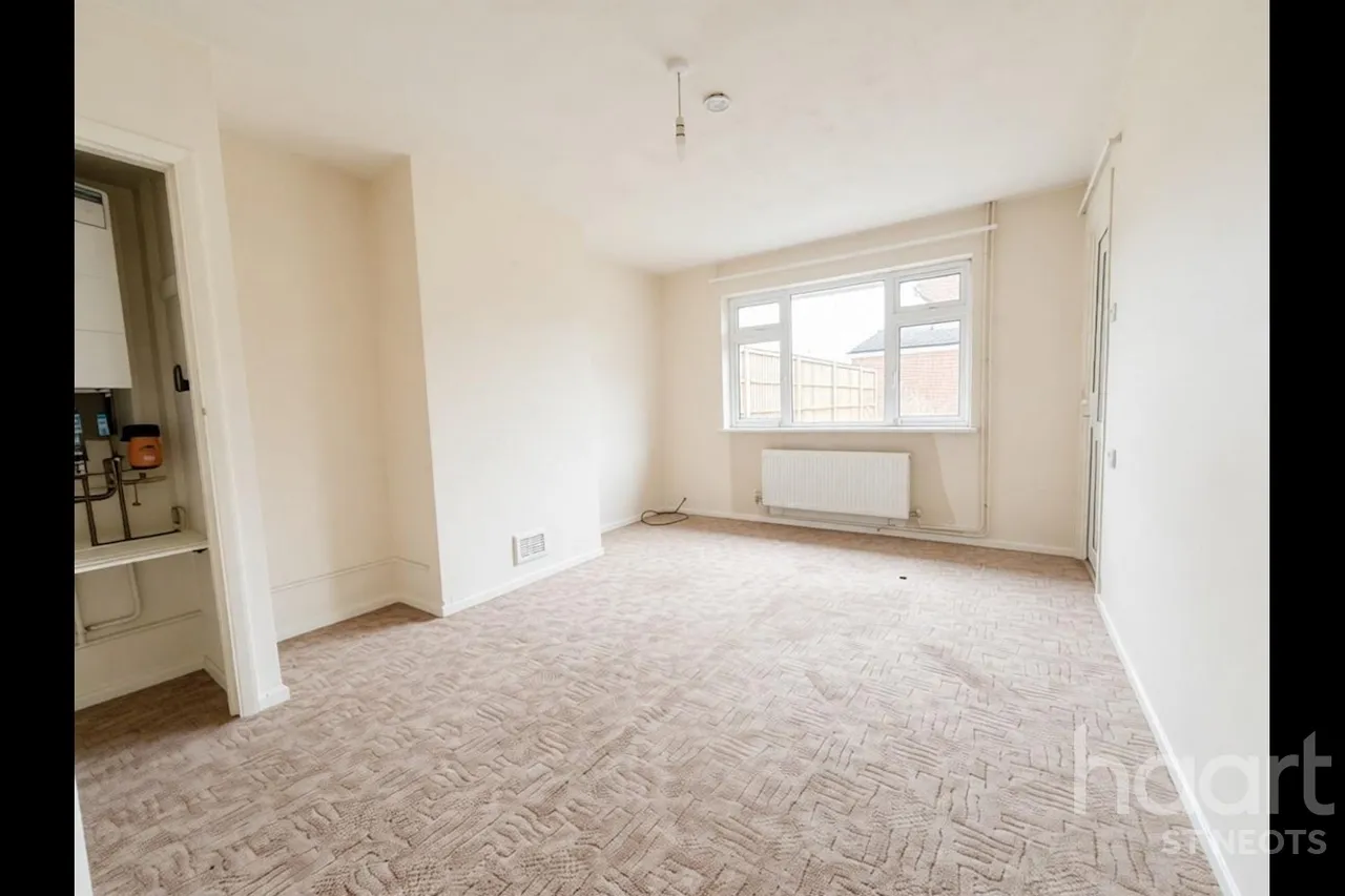 Queens Gardens, Eaton Socon, PE19, photo 2
