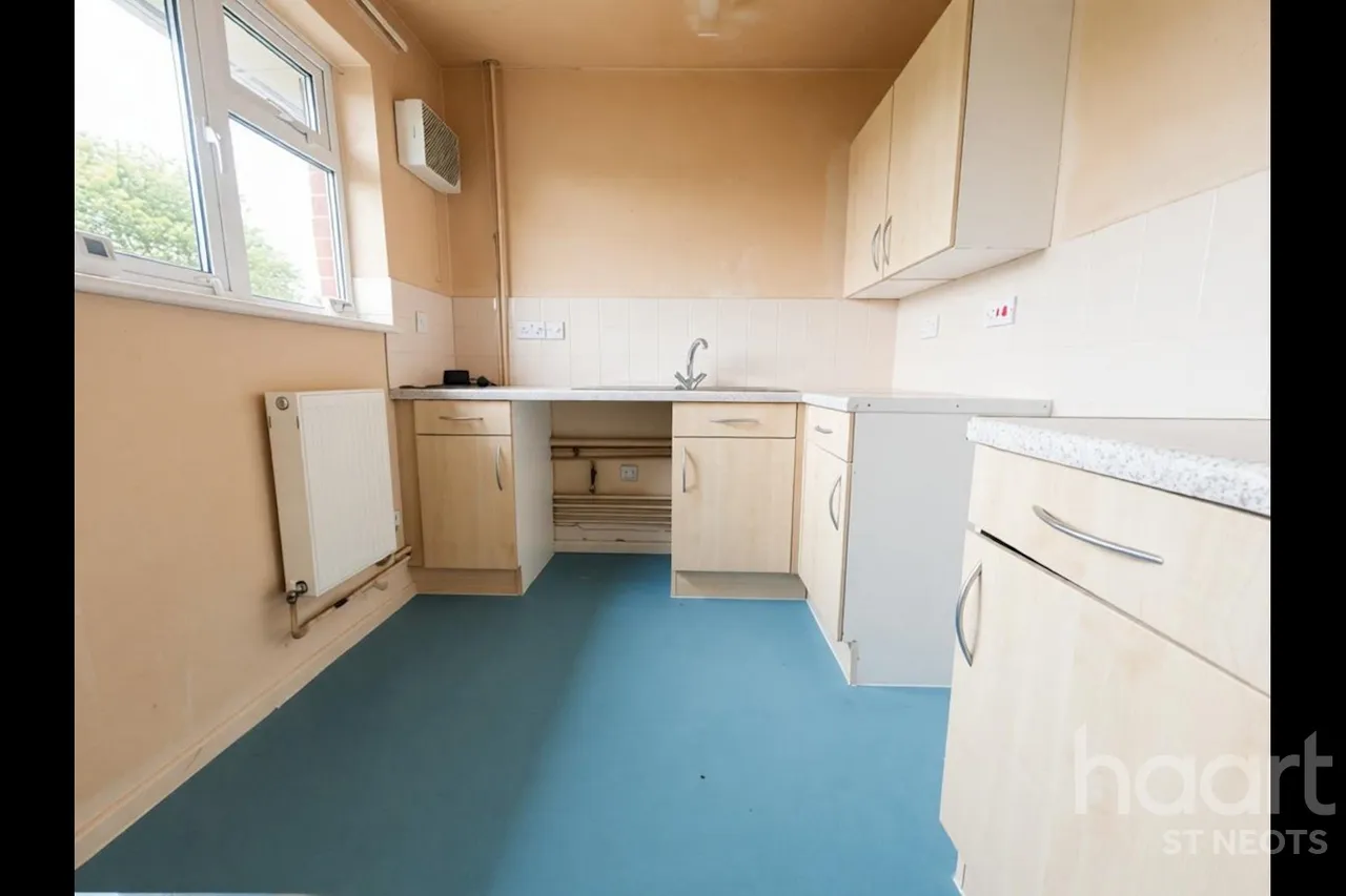 Queens Gardens, Eaton Socon, PE19, photo 3