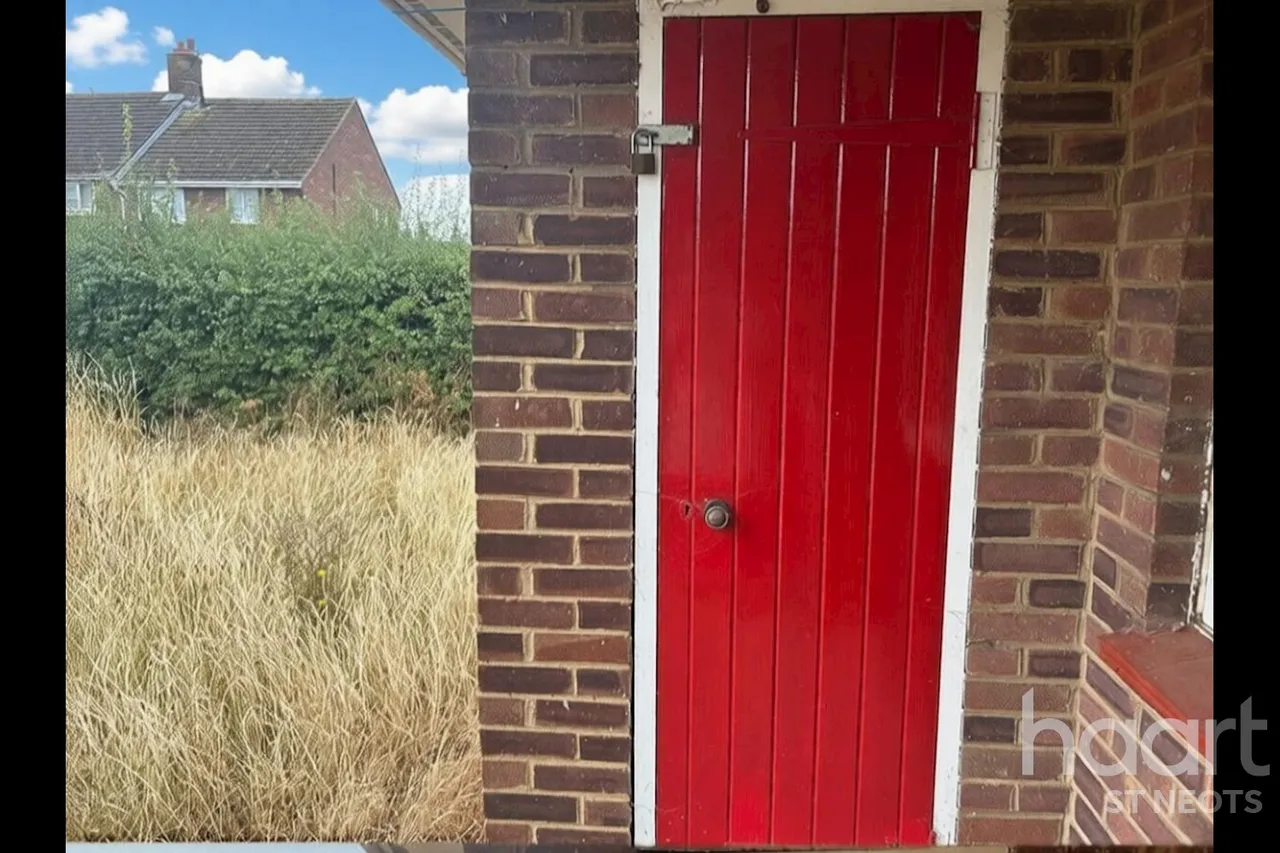 Queens Gardens, Eaton Socon, PE19, photo 6