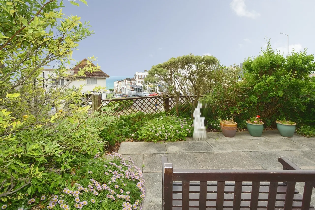 2 bed retirement property for sale, Longridge Avenue, Saltdean, BN2
