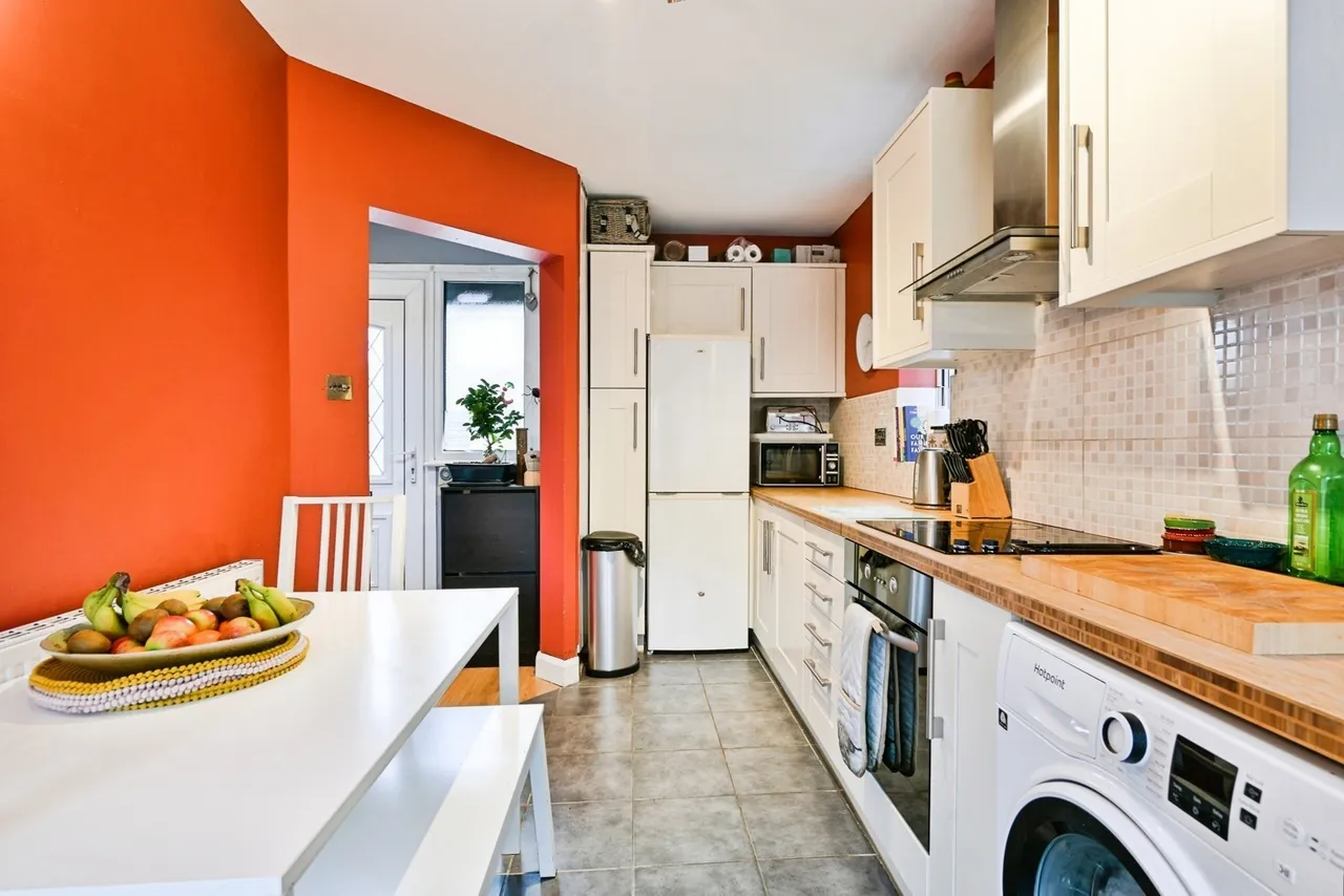 Yvonne Crescent, Carlton, NG4, photo 5