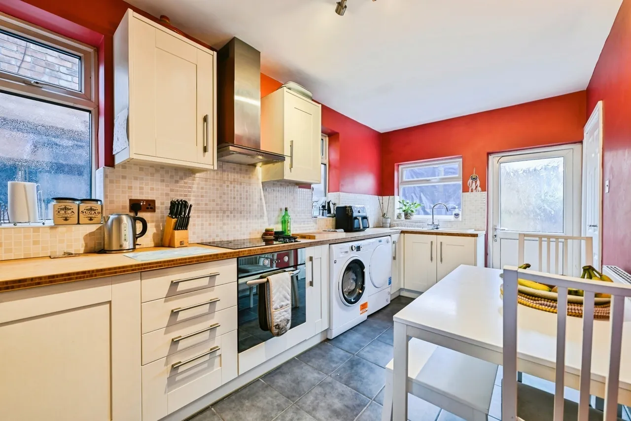 Yvonne Crescent, Carlton, NG4, photo 4