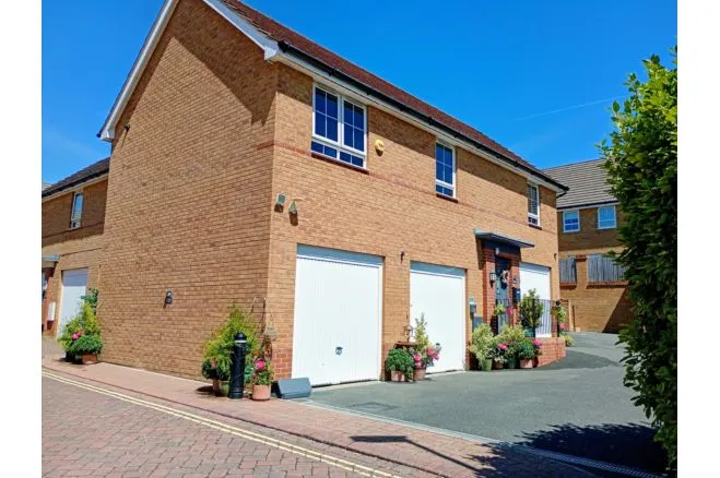 St. Wilfred Drive, East Cowes, photo 2