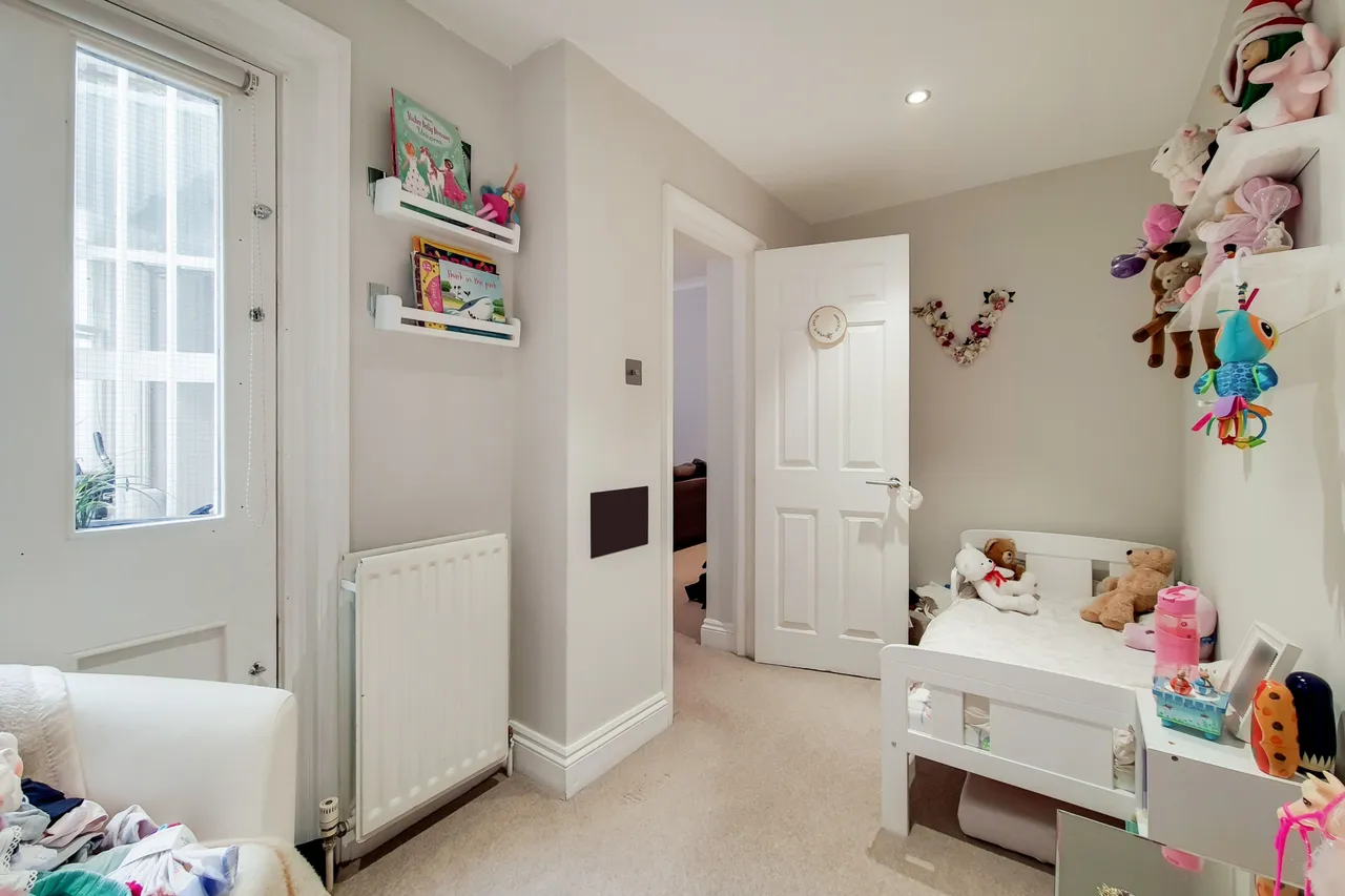 Flat 2, 48 Redcliffe Square, London, photo 5