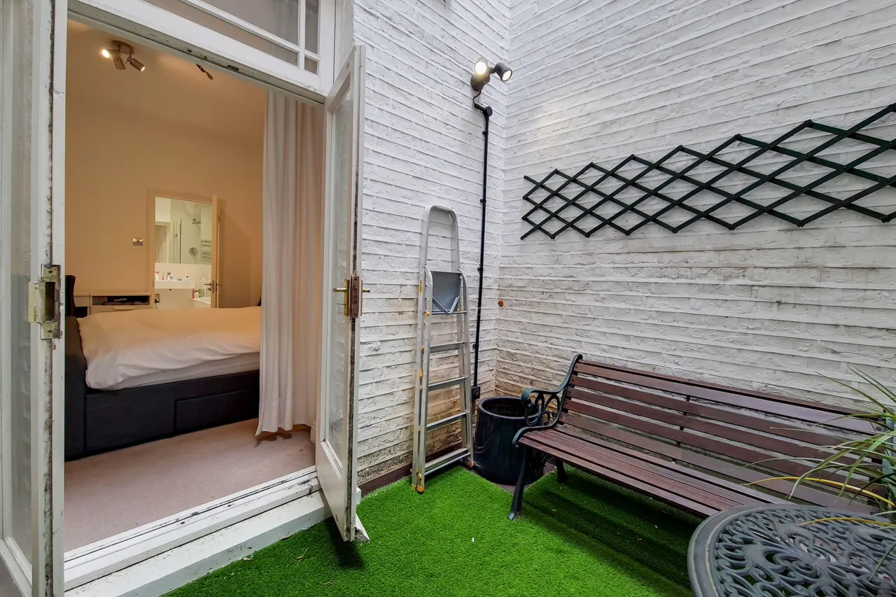 Flat 2, 48 Redcliffe Square, London, photo 10