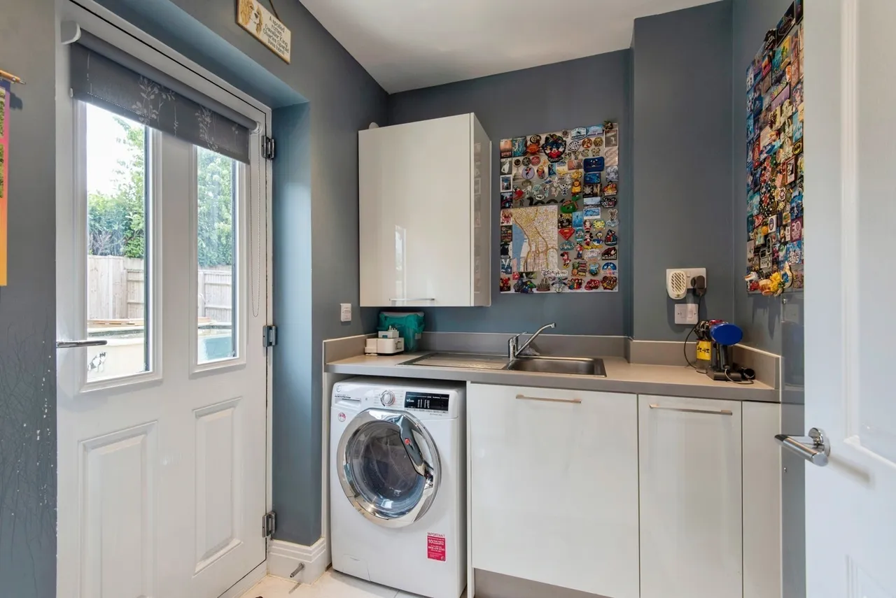 Middlefield Lane, Henlow, Bedfordshire, SG16, photo 8