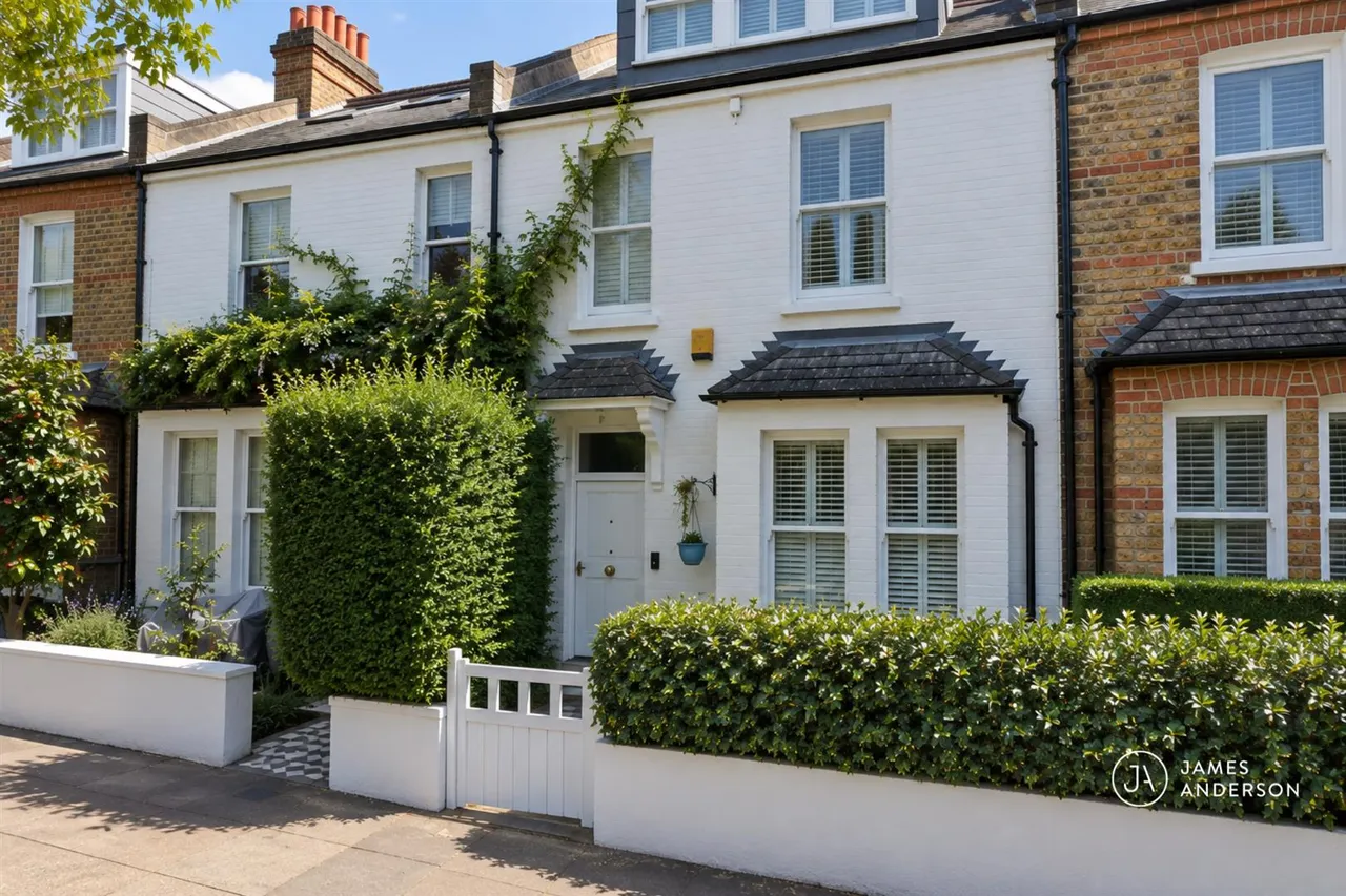 3 bed house for sale, Ashlone Road, London, SW15