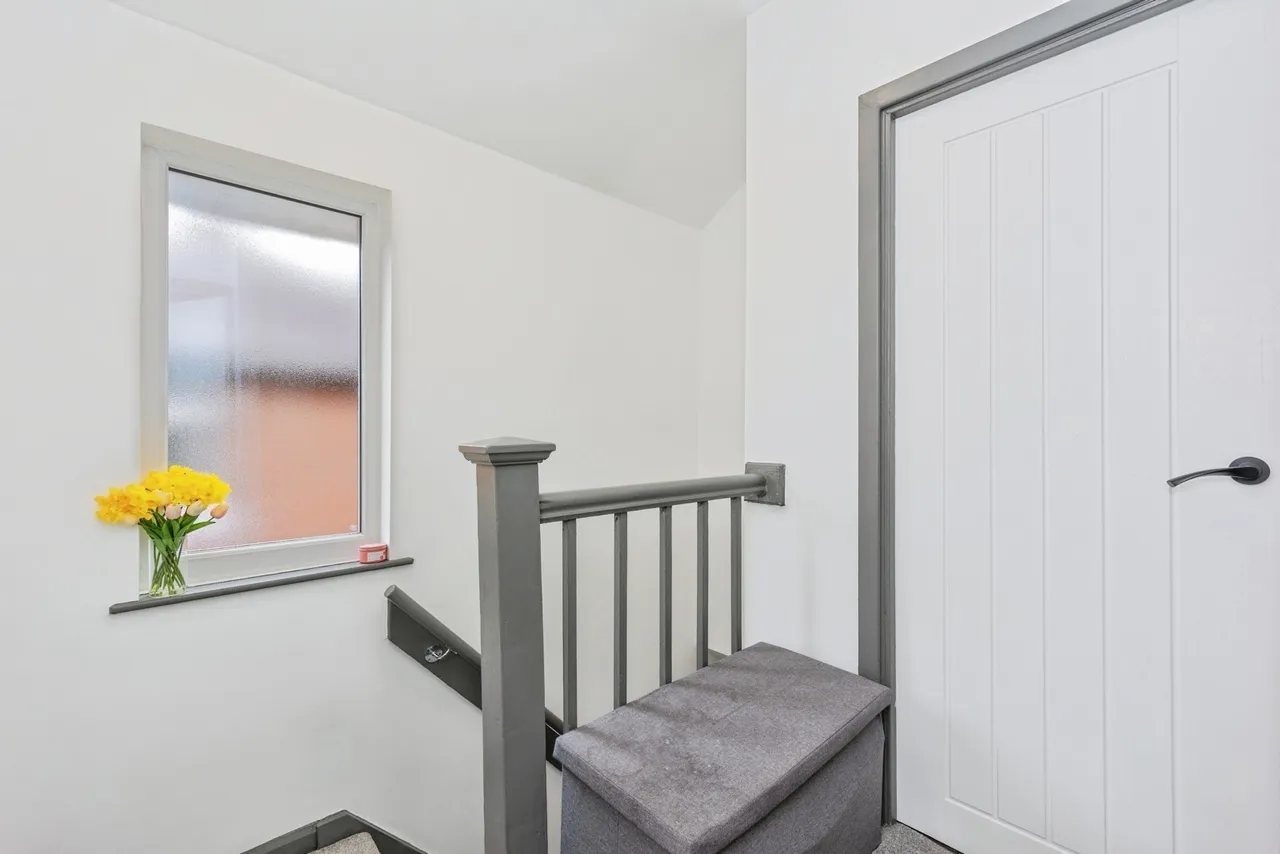 Smallshaw Lane, Ashton-under-Lyne, Greater Manchester, OL6, photo 9