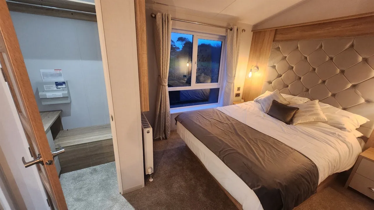 Havant Road, Hayling Island, PO11, photo 8