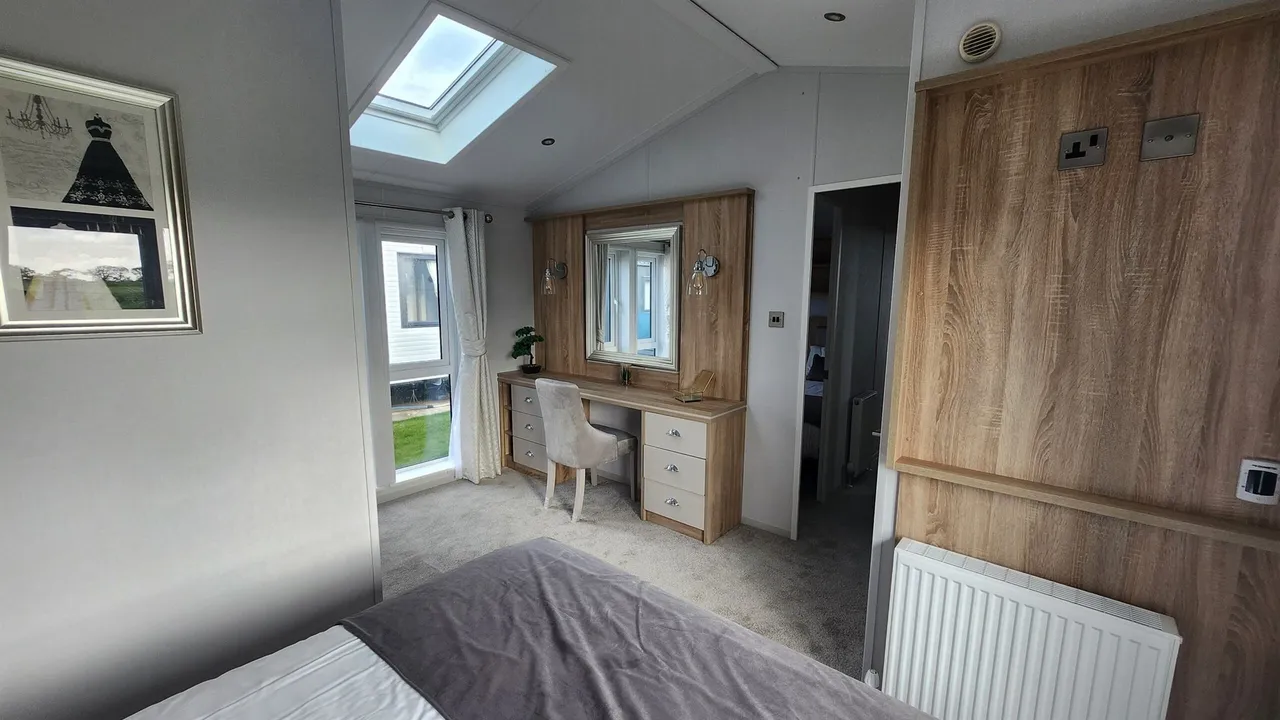 Havant Road, Hayling Island, PO11, photo 5