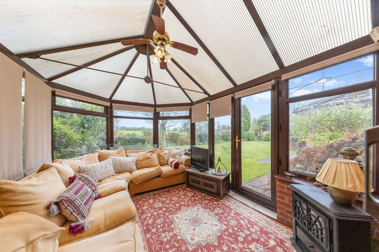 Meadowbank Gardens, Glazebury, Warrington, WA3 5LX, photo 11