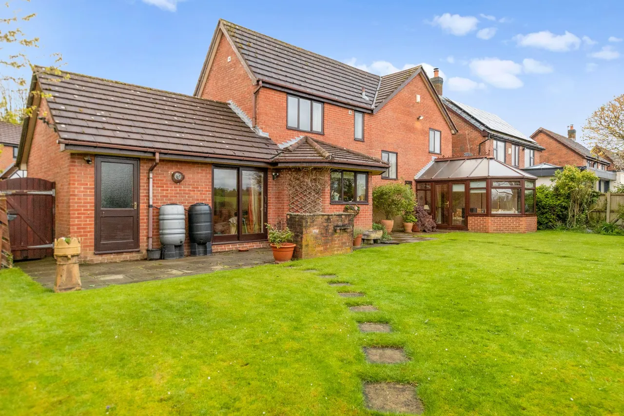Meadowbank Gardens, Glazebury, Warrington, WA3 5LX, photo 30
