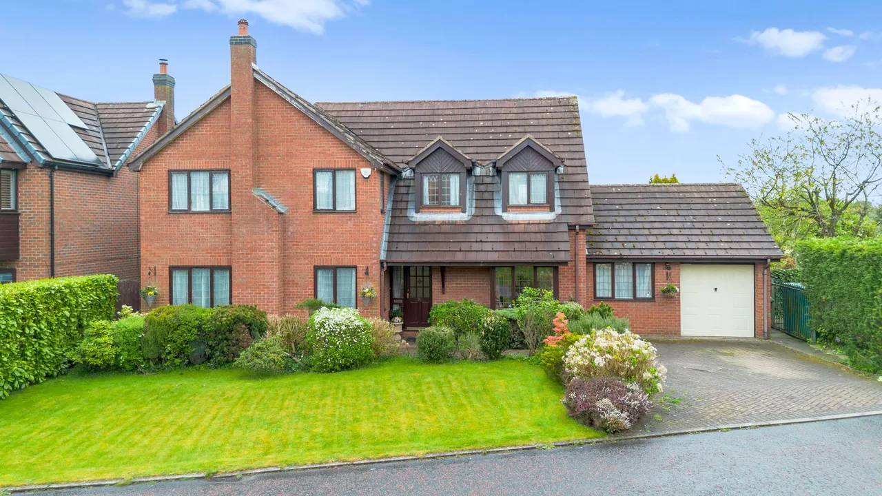 Meadowbank Gardens, Glazebury, Warrington, WA3 5LX, photo 5