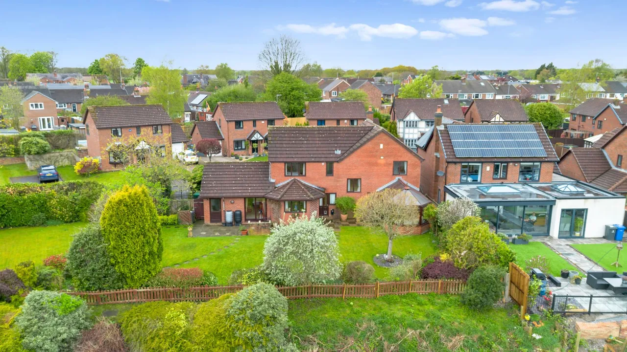 Meadowbank Gardens, Glazebury, Warrington, WA3 5LX, photo 9