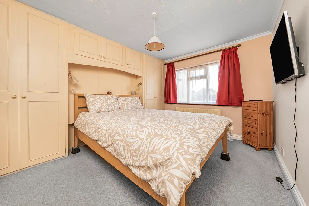 Bourn Avenue, Hillingdon, UB8, photo 28