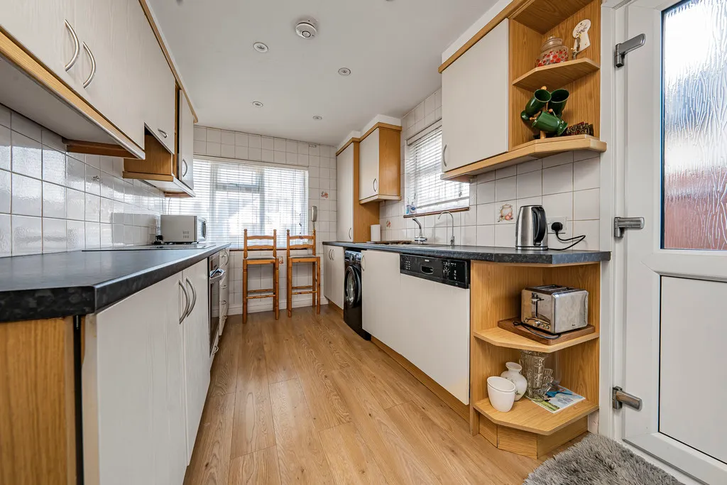 Bourn Avenue, Hillingdon, UB8, photo 3