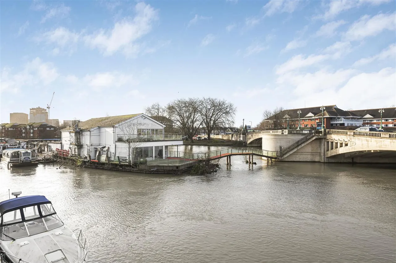 Riverside Court, Caversham, RG4, photo 12