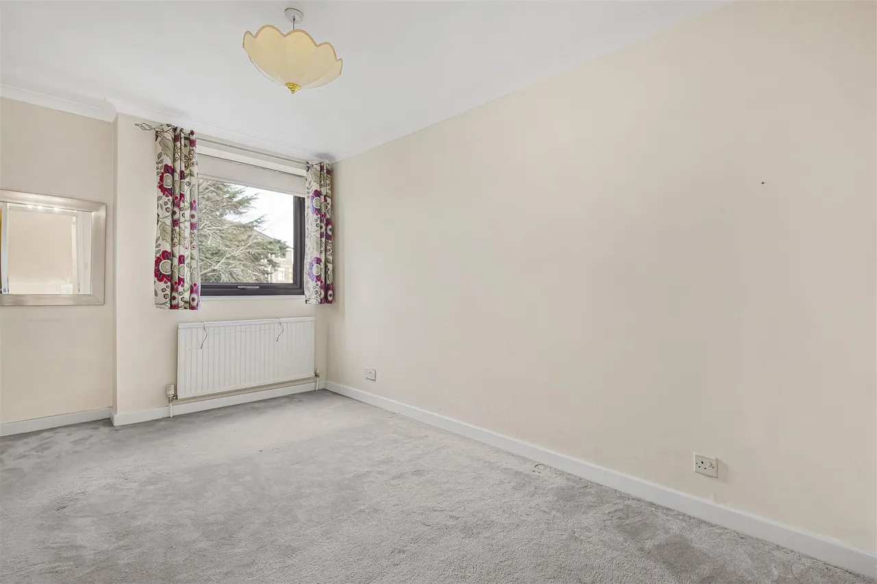 Riverside Court, Caversham, RG4, photo 9