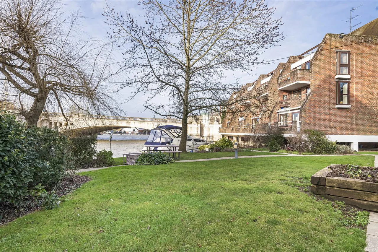 Riverside Court, Caversham, RG4, photo 10