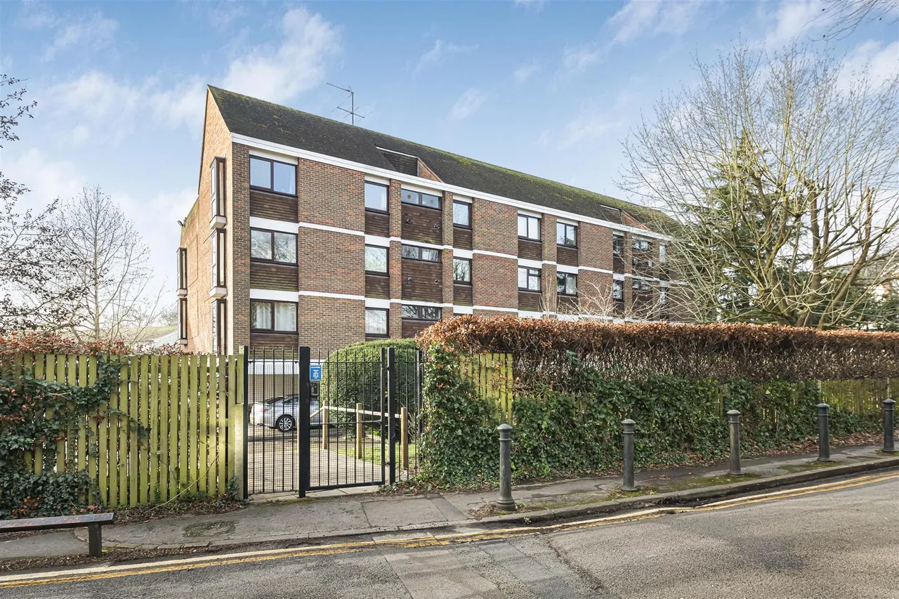 Riverside Court, Caversham, RG4, photo 11