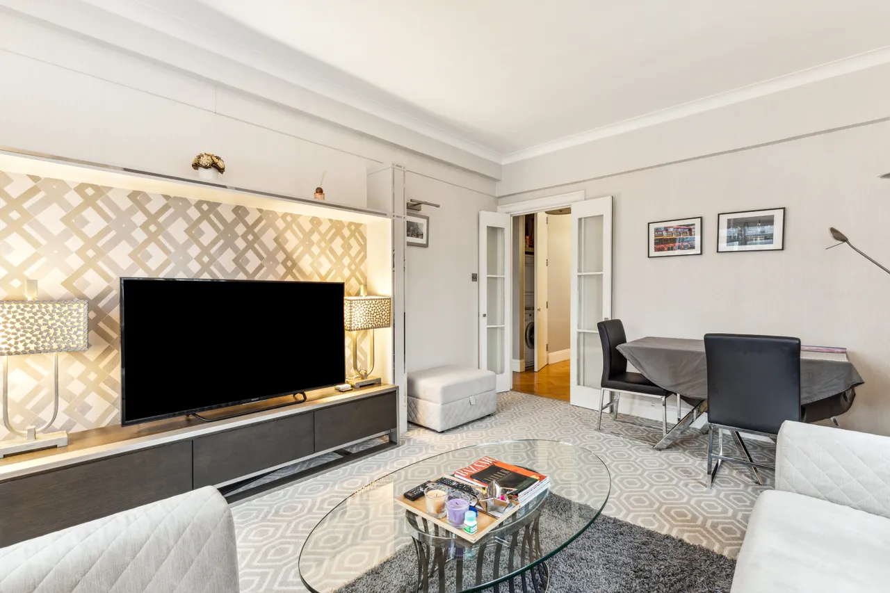 Chesterfield Gardens, Mayfair, W1J, photo 2