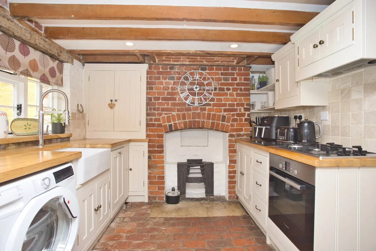 The Street, Eythorne, CT15, photo 5