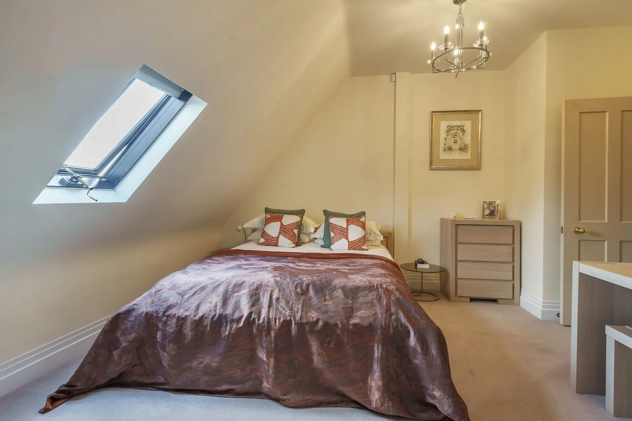 Kings Drive, Midhurst, GU29, photo 13