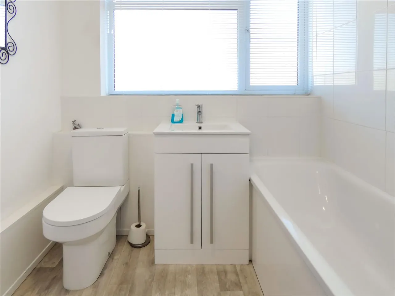 Donnington Place, Rustington, photo 8