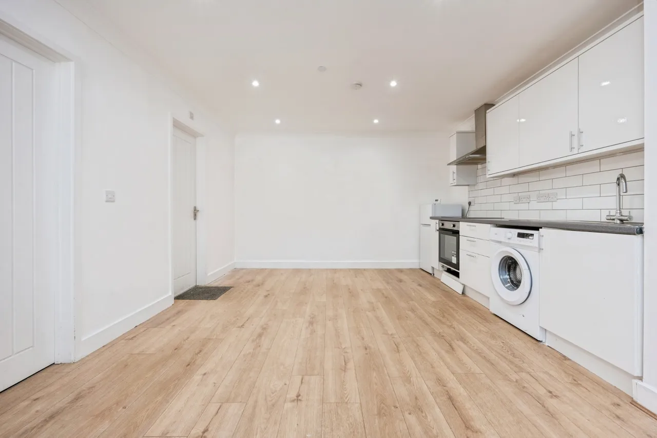 Ashton Road, LU1, photo 8