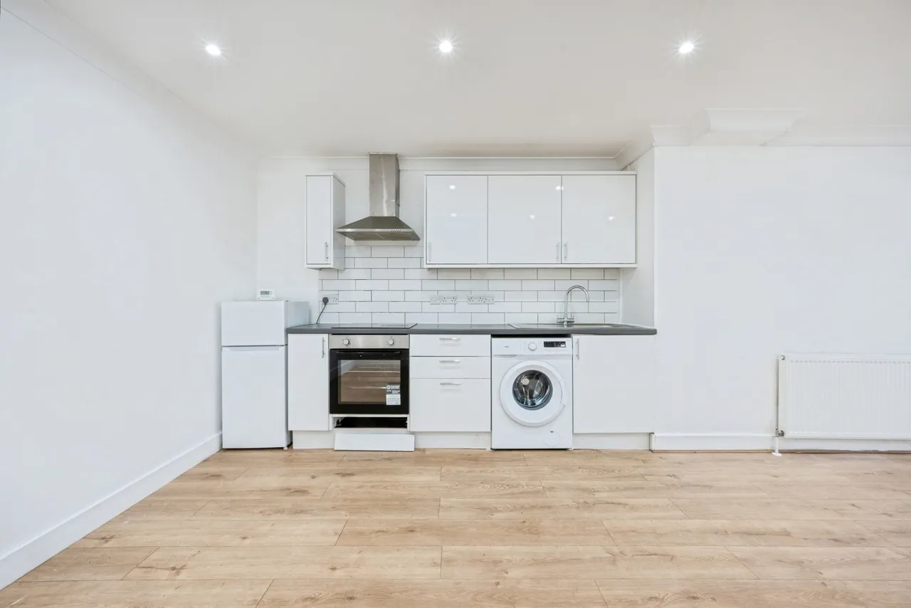 Ashton Road, LU1, photo 9
