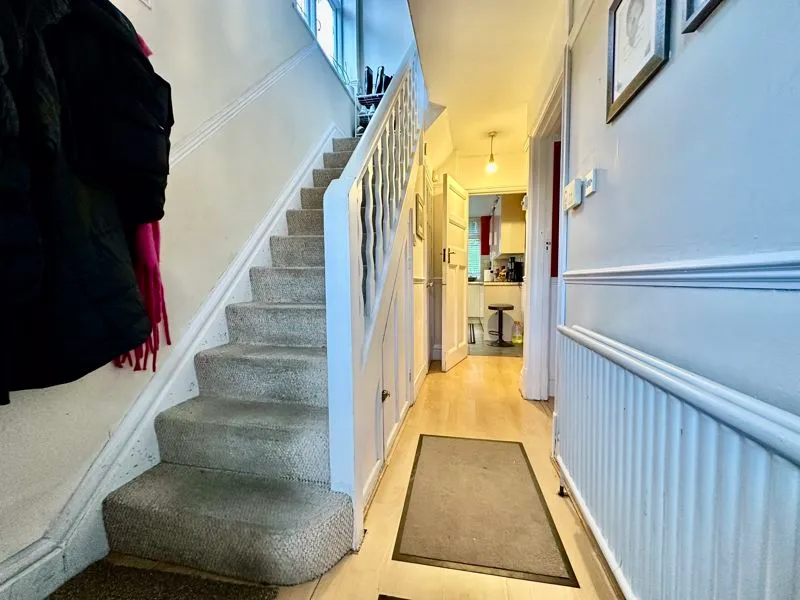 Cutenhoe Road, Luton LU1 3NF, photo 7