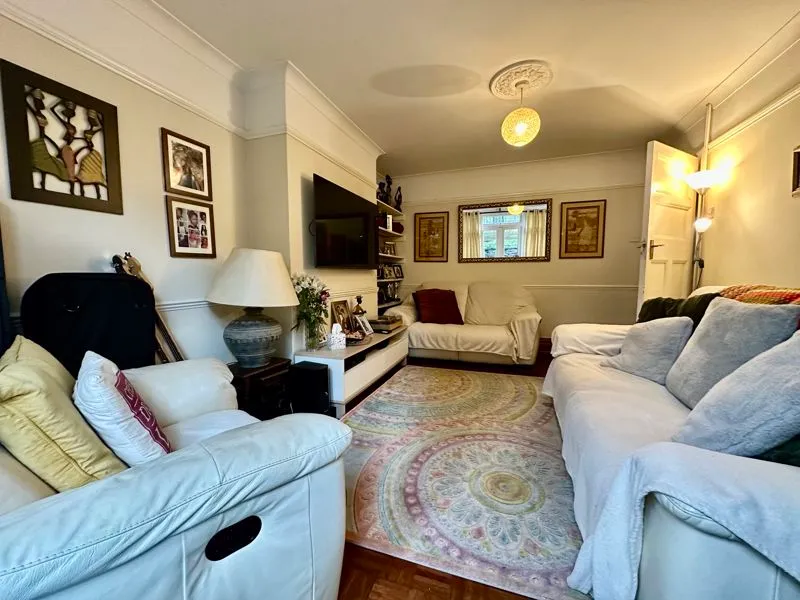 Cutenhoe Road, Luton LU1 3NF, photo 4
