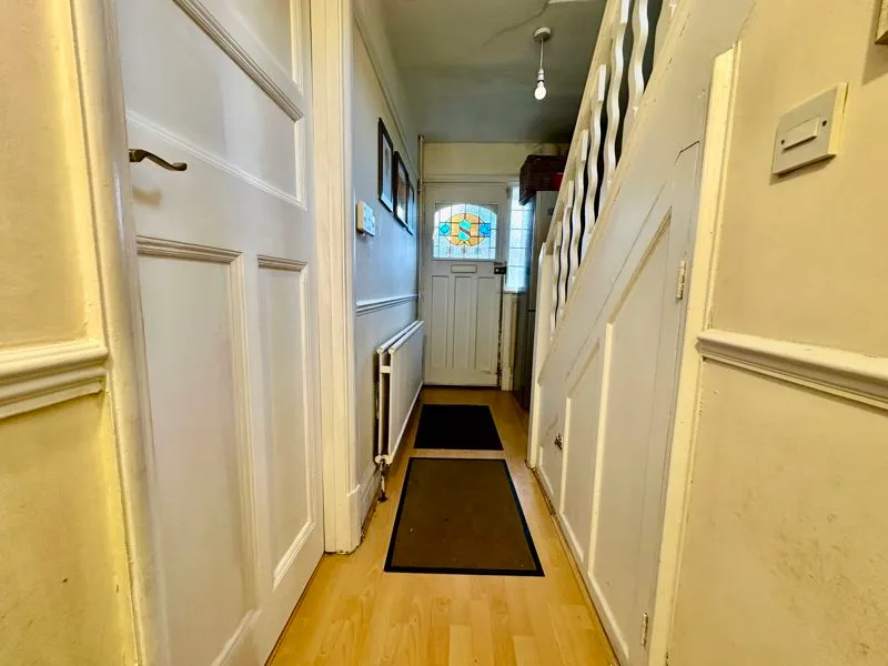 Cutenhoe Road, Luton LU1 3NF, photo 8