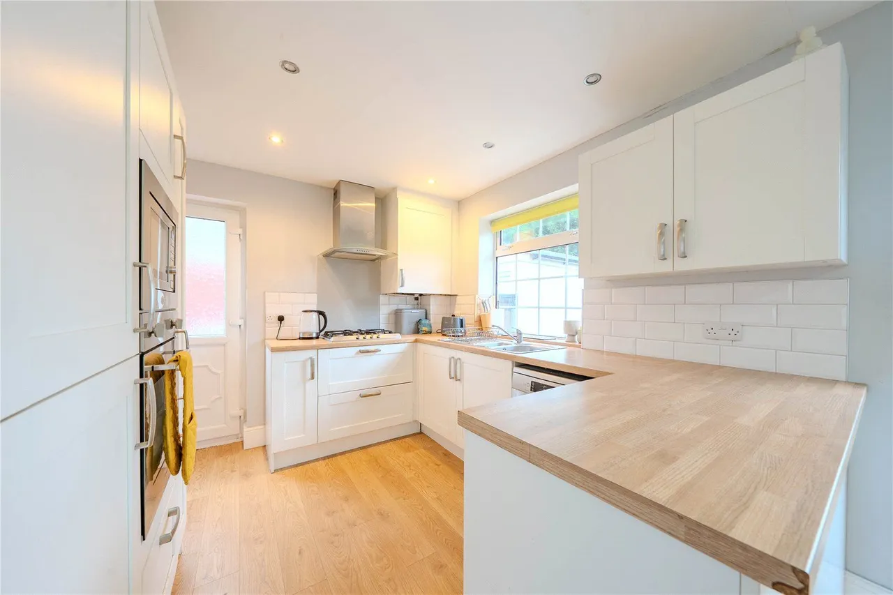 Glenlea Close, Stanningley, LS28, photo 12