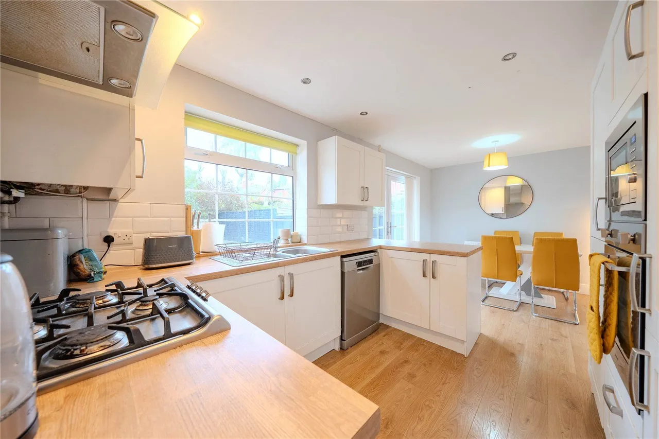 Glenlea Close, Stanningley, LS28, photo 17