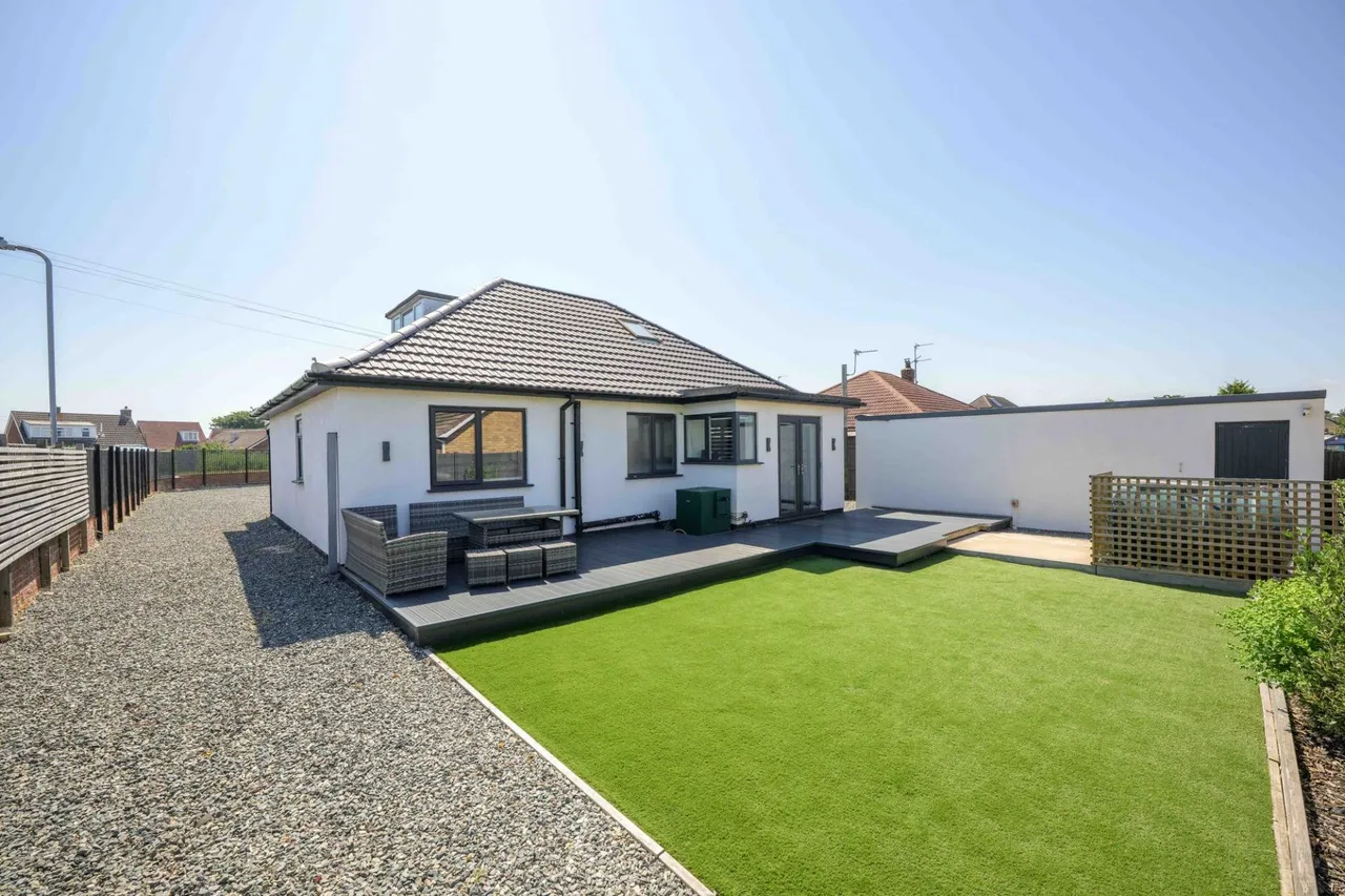 St. Leonards Drive, Chapel St. Leonards, PE24, photo 4