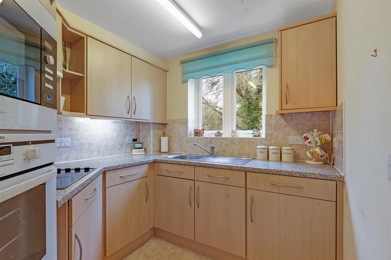 Junction Road, Warley, CM14, photo 5
